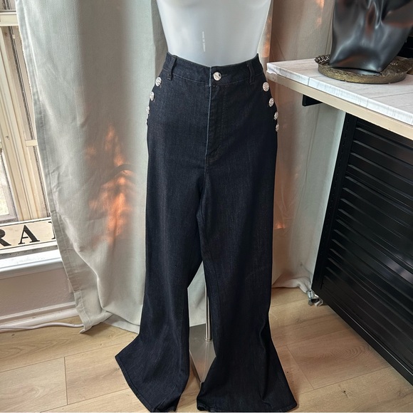 Cache High-Waisted Black Flare Jeans - Picture 2 of 8